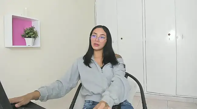 Snapshot of ASIAM_BRUNET chatting on December 16, 1:11 pm ASIAM BRUNET online show from December 16, 1:11 pm