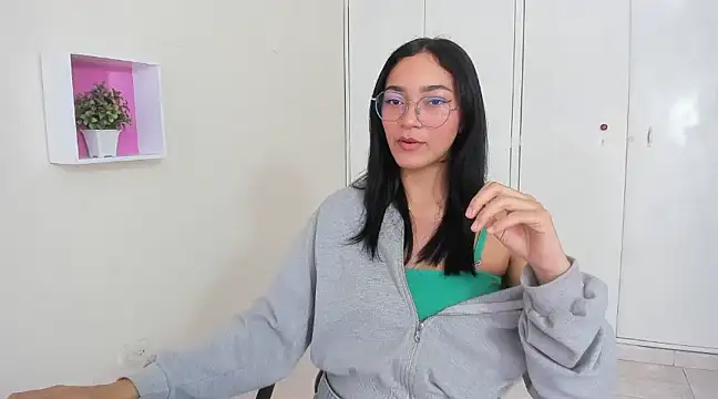 Snapshot of ASIAM_BRUNET chatting on March 19, 12:56 pm ASIAM BRUNET online show from March 19, 12:56 pm