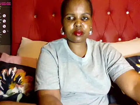 Snapshot of Honeybae82x chatting on March 12, 10:28 pm Honeybae82x online show from March 12, 10:28 pm