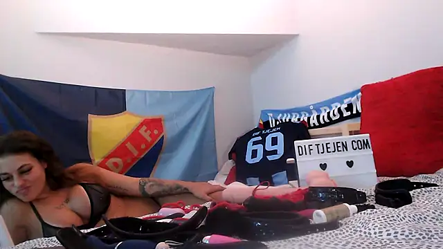 Dif-tjejen online show from February 1, 11:16 pm