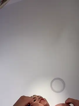 Snapshot of Aryrosee chatting on November 19, 11:38 pm Aryrosee online show from November 19, 11:38 pm