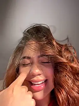 Snapshot of Aryrosee chatting on February 24, 7:34 pm Aryrosee online show from February 24, 7:34 pm