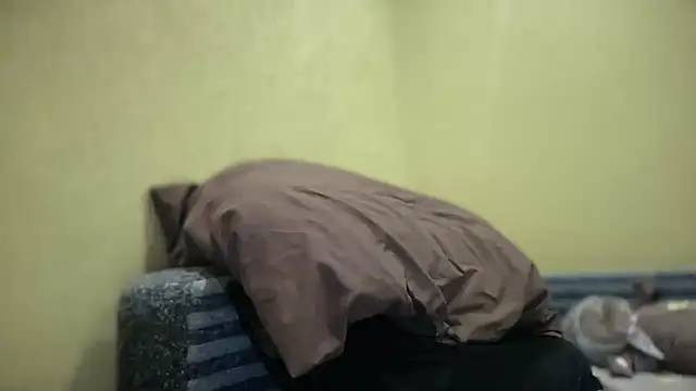 Snapshot of EvilDemon94 chatting on November 25, 5:18 am EvilDemon94 online show from November 25, 5:18 am