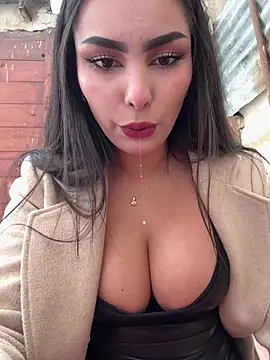 Maddy Rouse  online show from April 17, 9:07 pm