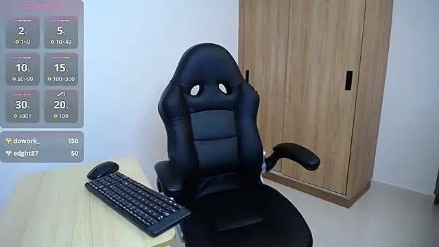 Snapshot of karoll_marquez chatting on December 5, 4:21 am karoll marquez online show from December 5, 4:21 am