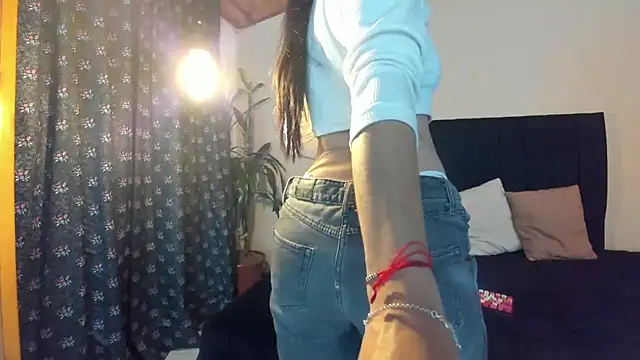 ChloeTurner  online show from January 29, 11:41 am