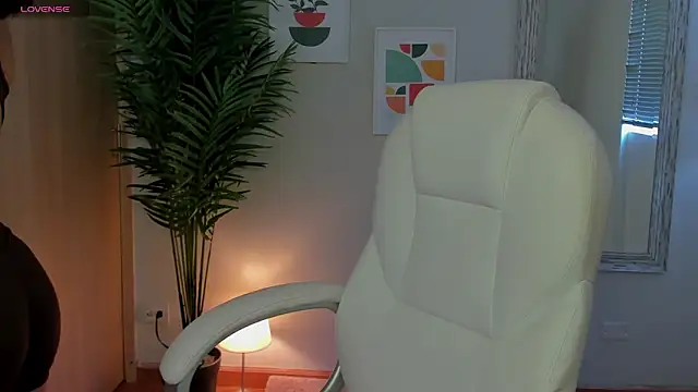 Elena Ruiz online show from December 18, 8:03 pm