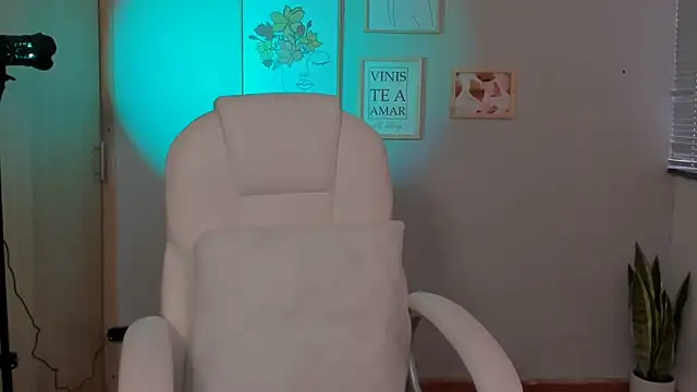 Elena Ruiz online show from January 5, 9:57 pm