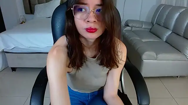 zoecruzz online show from February 12, 2:23 pm