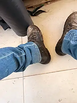 MorenoTatu online show from April 15, 4:14 pm