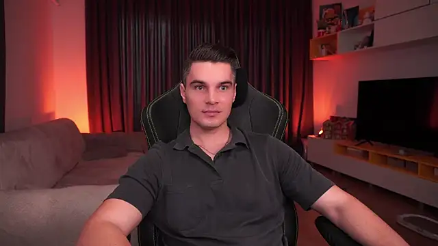 Snapshot of billypassion chatting on January 25, 8:21 am billypassion online show from January 25, 8:21 am