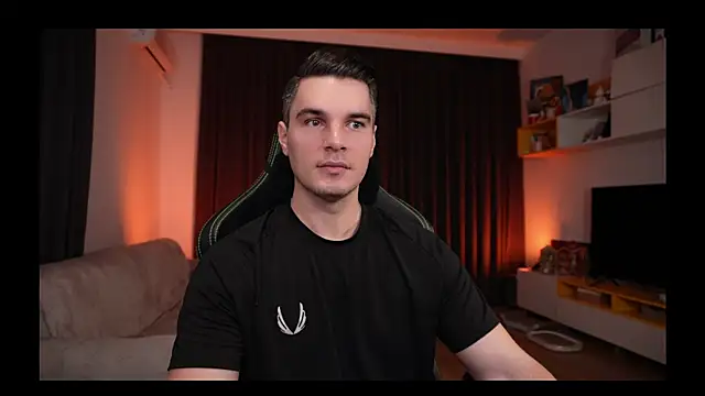 Snapshot of billypassion chatting on January 31, 4:58 am billypassion online show from January 31, 4:58 am