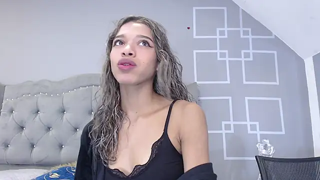 BritneyCollins online show from February 9, 4:40 pm