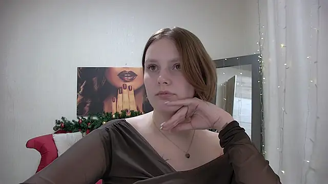 Snapshot of DianeMills chatting on December 21, 8:39 am DianeMills online show from December 21, 8:39 am