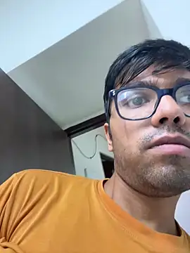 Snapshot of BoyzaraHatke chatting on May 30, 6:27 pm BoyzaraHatke online show from May 30, 6:27 pm