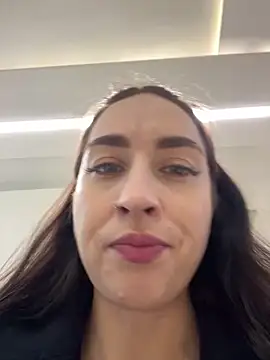 Holly Play online show from February 12, 8:06 am