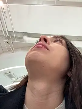 Holly Play online show from March 7, 8:13 am