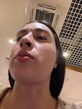 Holly Play online show from March 12, 2:12 pm