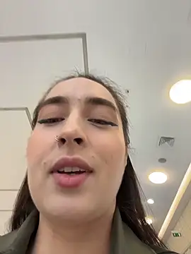 Holly Play online show from October 6, 10:02 am