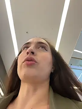 Holly Play online show from October 7, 9:06 am