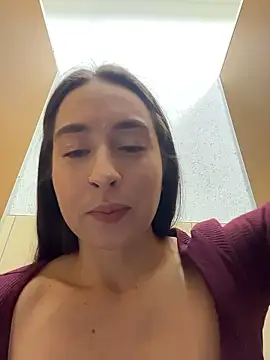 Holly Play online show from January 10, 12:18 pm