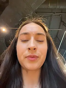 Holly Play online show from February 13, 12:01 pm