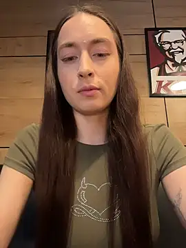 Holly Play online show from June 2, 9:55 am