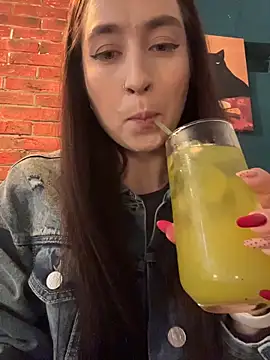 Holly Play online show from June 12, 8:57 am