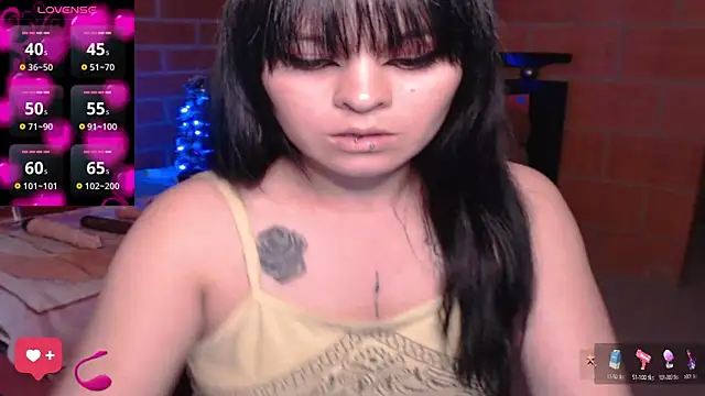 Snapshot of Valerydirty_dark chatting on December 10, 10:05 pm Valerydirty dark online show from December 10, 10:05 pm