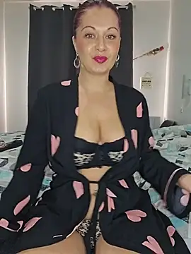 Chaudesquirt online show from November 14, 3:00 pm