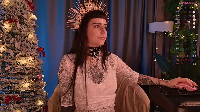 Snapshot of MichaellaMoon chatting on December 20, 10:11 pm MichaellaMoon online show from December 20, 10:11 pm