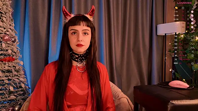 Snapshot of MichaellaMoon chatting on December 31, 8:02 pm MichaellaMoon online show from December 31, 8:02 pm