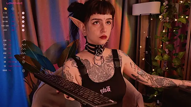 Snapshot of MichaellaMoon chatting on January 31, 9:48 pm MichaellaMoon online show from January 31, 9:48 pm