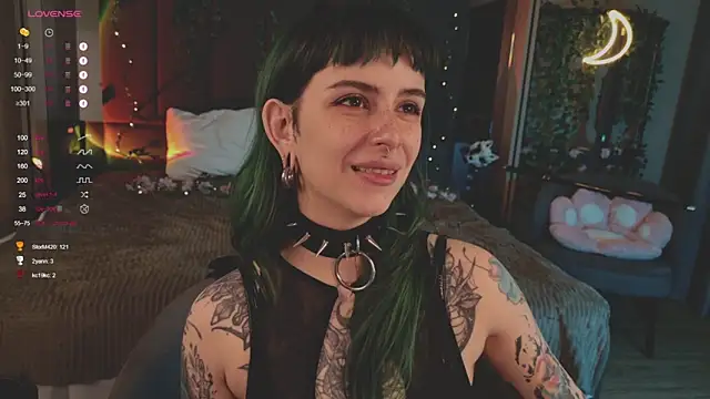 Snapshot of MichaellaMoon chatting on March 8, 3:13 pm MichaellaMoon online show from March 8, 3:13 pm