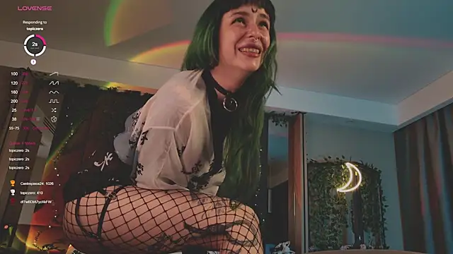 Snapshot of MichaellaMoon chatting on March 9, 2:32 pm MichaellaMoon online show from March 9, 2:32 pm