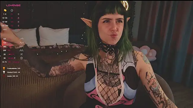 Snapshot of MichaellaMoon chatting on March 21, 9:12 pm MichaellaMoon online show from March 21, 9:12 pm