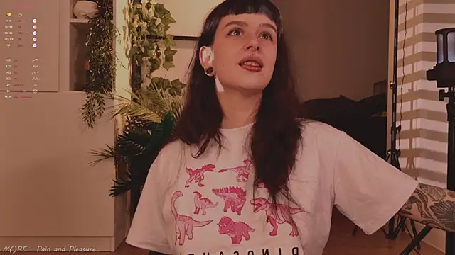 Snapshot of MichaellaMoon chatting on September 30, 4:12 pm MichaellaMoon online show from September 30, 4:12 pm