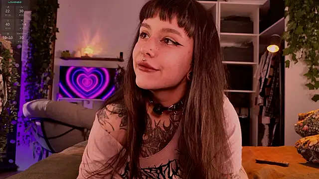 MichaellaMoon online show from March 24, 12:32 pm