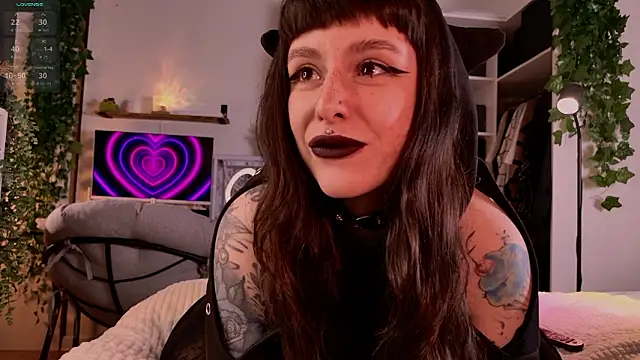 MichaellaMoon online show from March 26, 6:46 pm