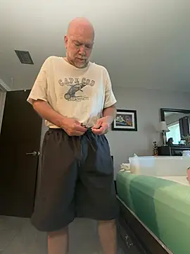 FLSexyGuy online show from April 15, 1:40 pm