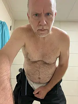 FLSexyGuy online show from May 6, 1:05 pm