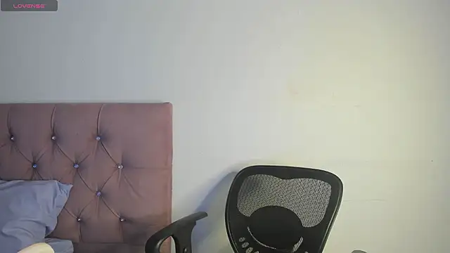 nicol jone1 online show from February 17, 11:11 pm