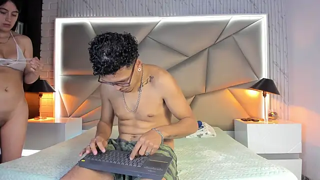 Bonny Bonss online show from March 8, 7:42 pm