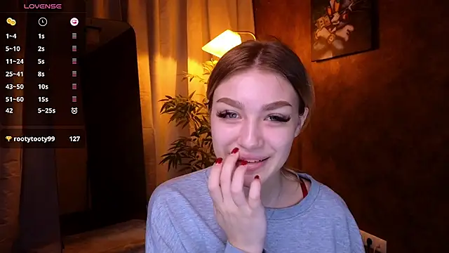 Snapshot of Ella_Milla chatting on January 8, 5:48 am Ella Milla online show from January 8, 5:48 am