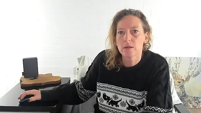 MendiPetite online show from January 14, 9:48 am