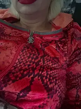 Snapshot of luna_14 chatting on October 6, 10:23 am luna 14 online show from October 6, 10:23 am