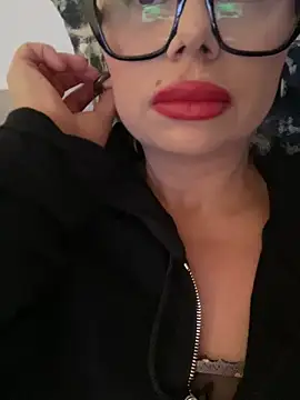 Snapshot of luna_14 chatting on October 14, 6:58 am luna 14 online show from October 14, 6:58 am