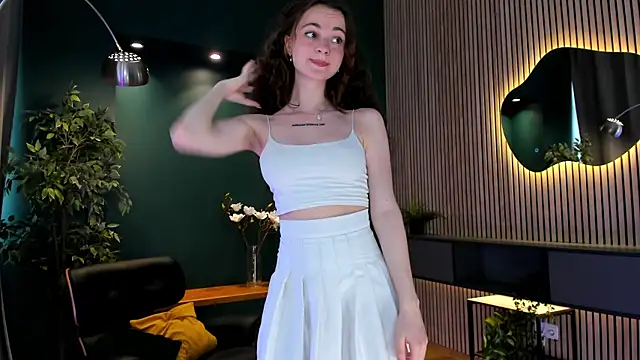 Curly Moon online show from June 30, 2:07 pm