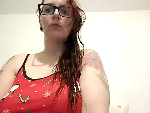 Snapshot of Selena_Lux chatting on December 22, 6:59 pm Selena Lux online show from December 22, 6:59 pm