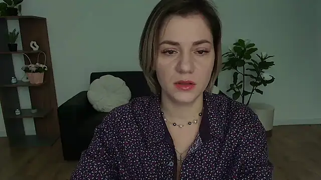 Snapshot of MariaSttone chatting on December 5, 9:17 am MariaSttone online show from December 5, 9:17 am